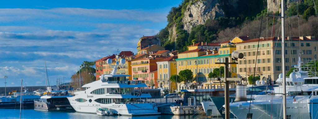 Organise a Team Building Event in Nice with AMMI Hotels